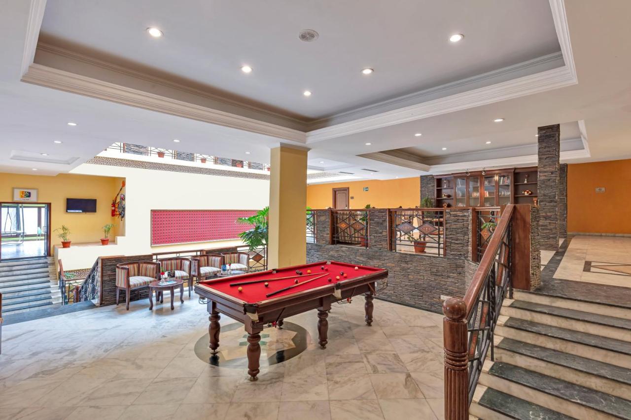 Club Mahindra Snow Peaks Manali Hotel Exterior photo