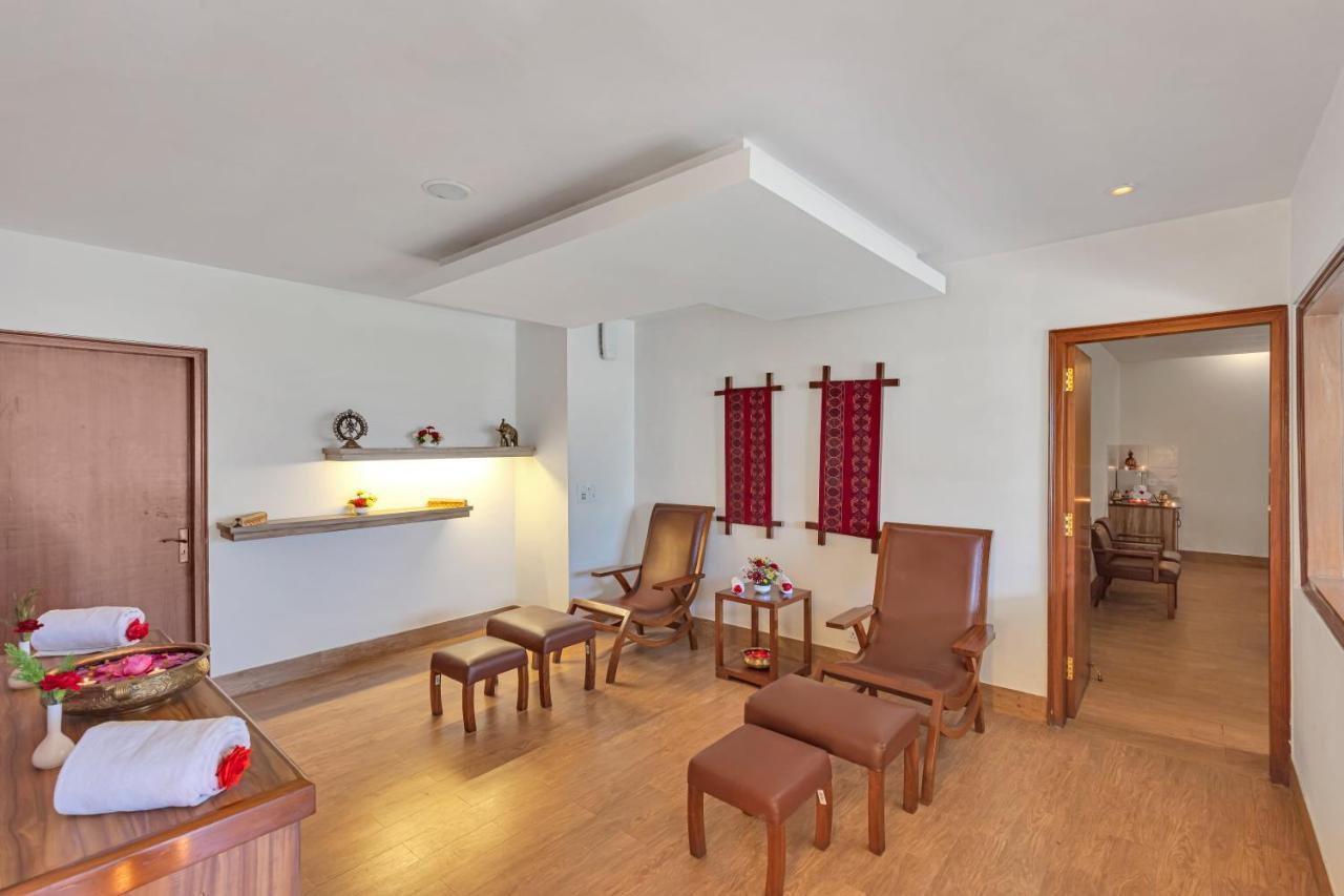 Club Mahindra Snow Peaks Manali Hotel Exterior photo